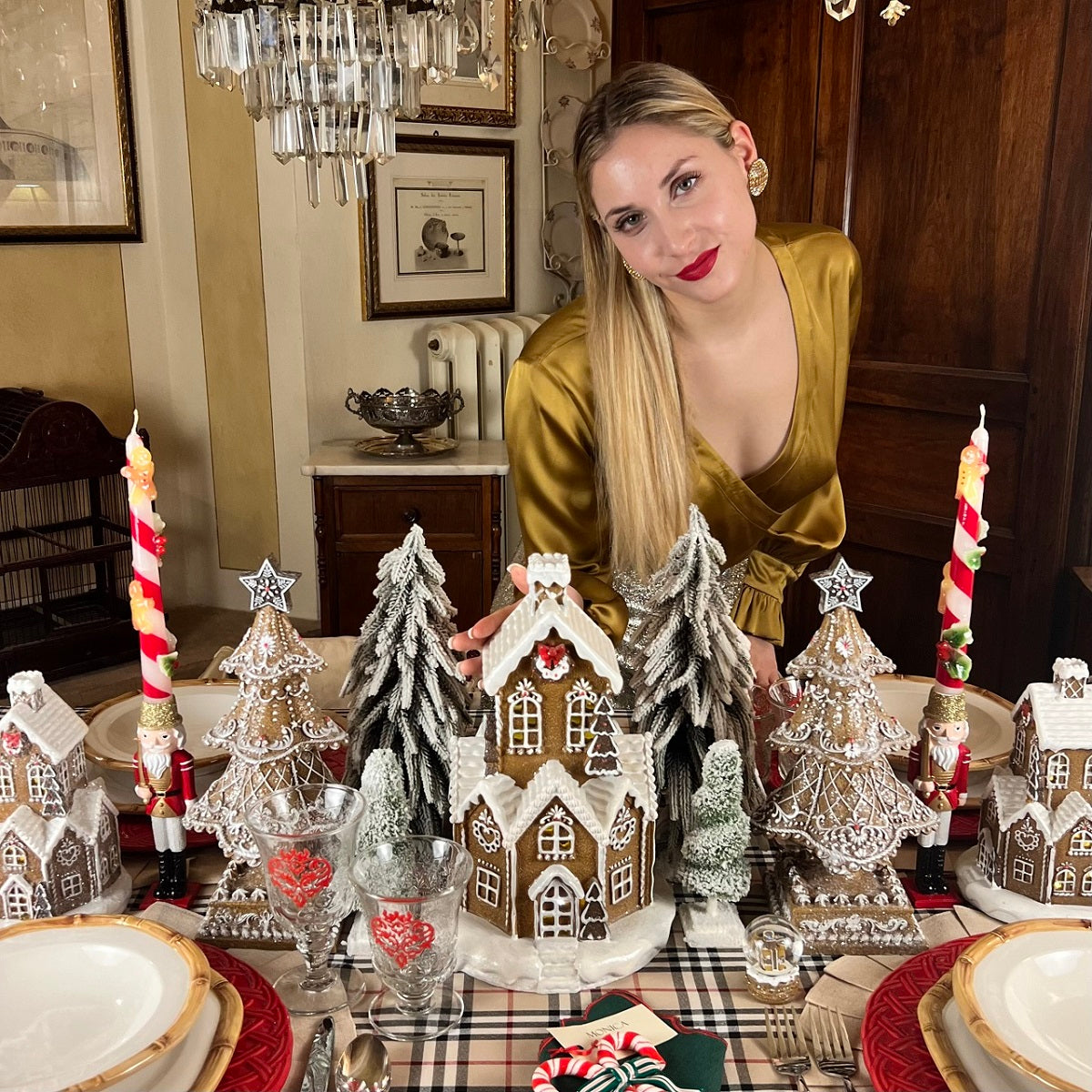 MAXI CASA A LED "PAN DI ZENZERO"