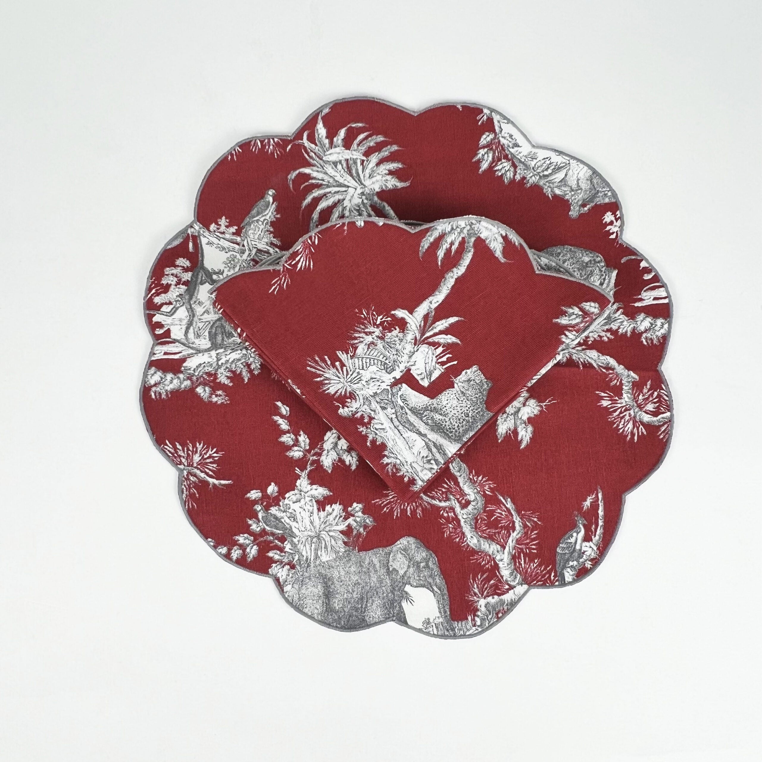 SET DI 6 TOVAGLIOLI RICAMATI TOILE DE JOUY “ROSSO CARMINIO”