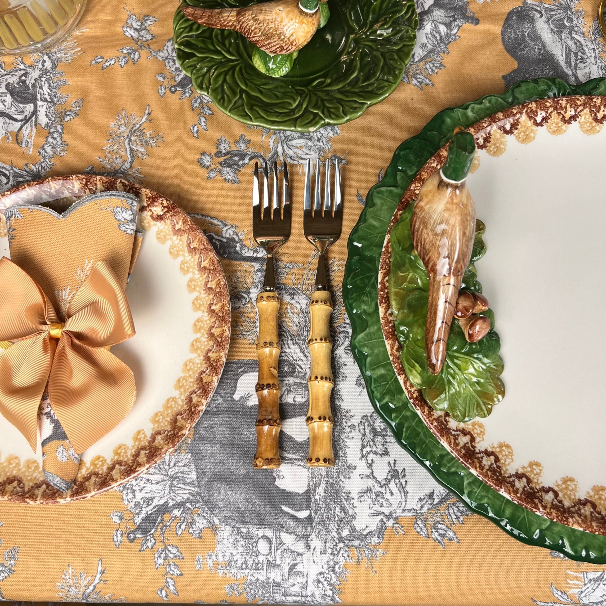 SET DI 6 TOVAGLIOLI RICAMATI TOILE DE JOUY “SENAPE”